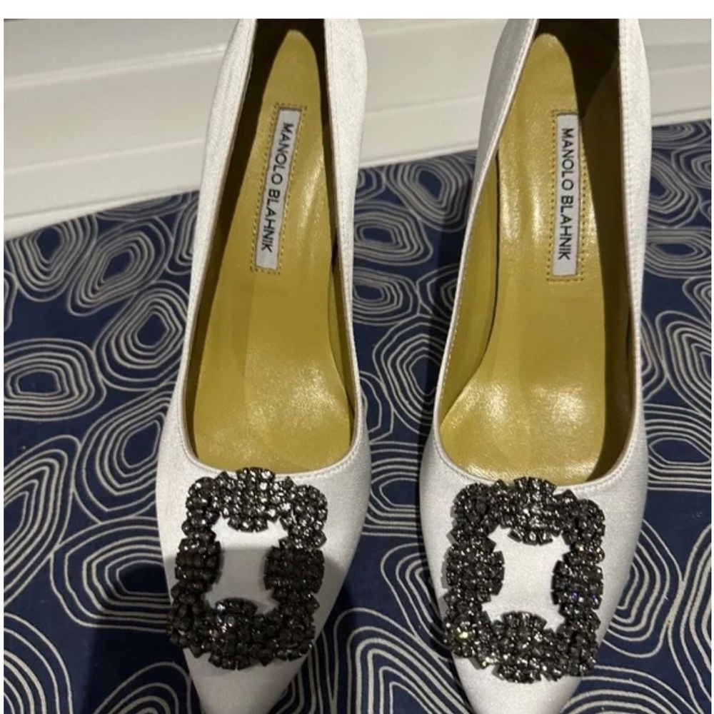 Manolo Blahnik Hangisi size 41 white never worn